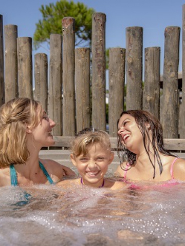 Mobil home avec jacuzzi privatif en Vendée