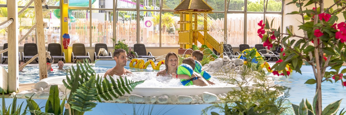 Camping avec piscine couverte Vendée