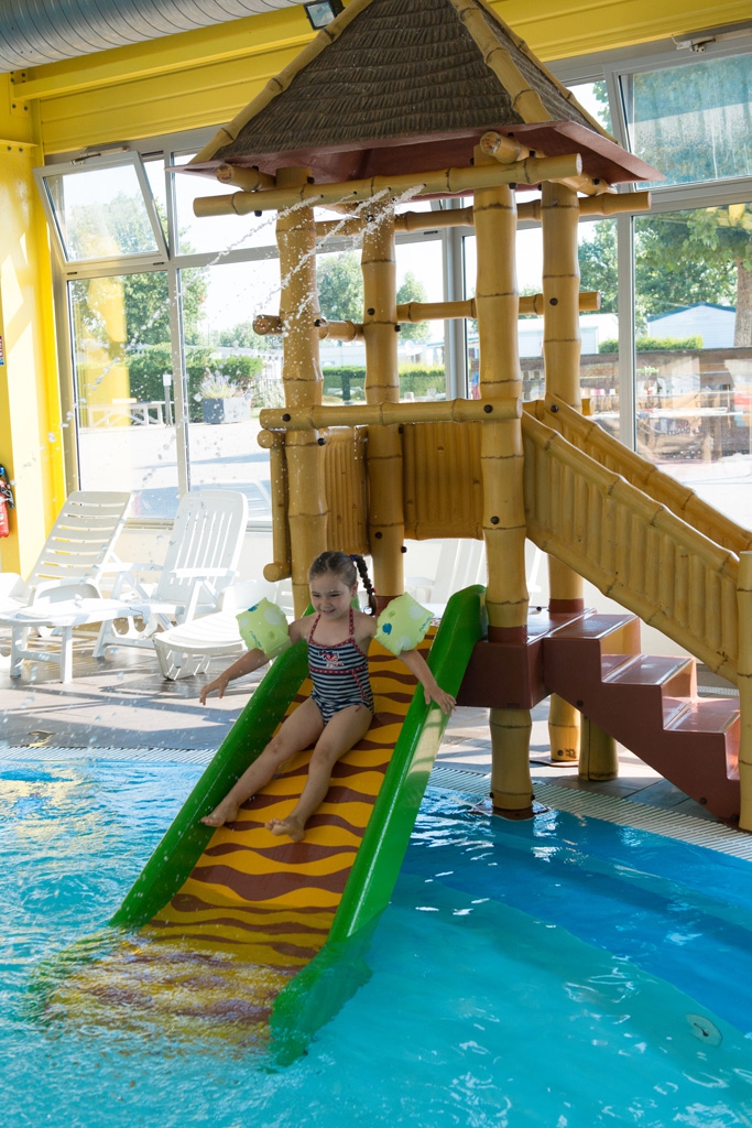 camping vendée piscine couverte