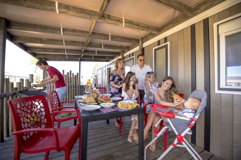 Mobil home 3 chambres jacuzzi privatif Camping 5 étoiles Vendée