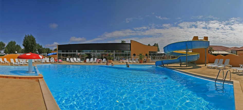 panorama-piscine-exterieure-pataugeoire-toboggan-camping-bel-air-vendee-cybele-vacances