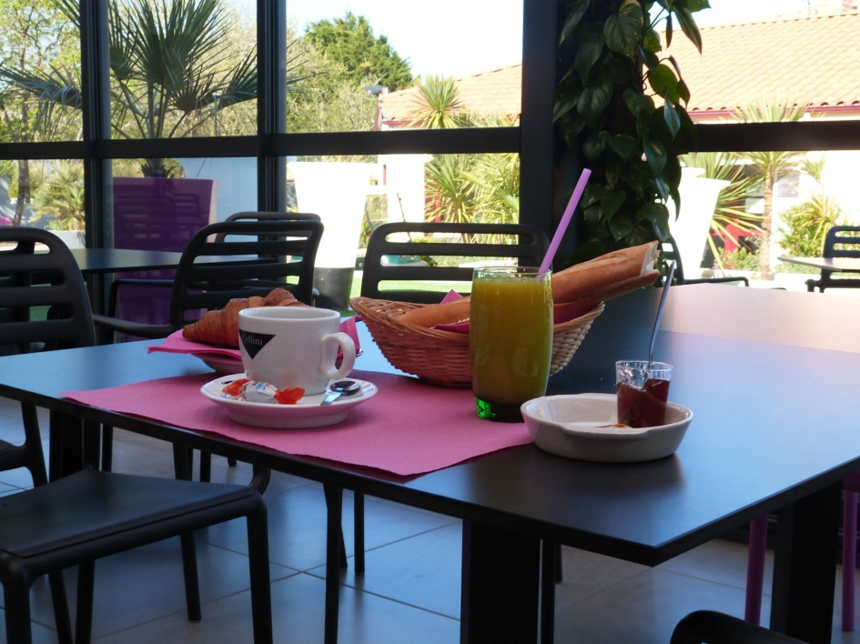 petit-déjeuner-camping-bel-air-cybele-vacances-vendée